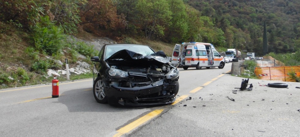 Grave incidente sulla Maza: centauro di 35 anni elitrasportato al Santa Chiara dopo lo schianto con un'auto